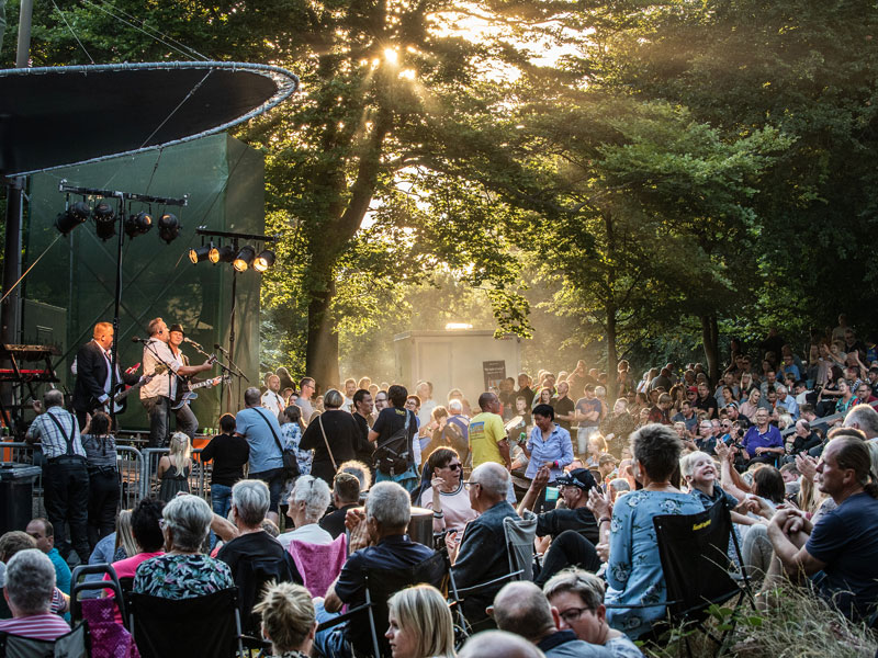 Sommerunderholdning i Esbjerg Bypark.